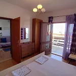 Apartamento With Parking Space - 22633 Makarska