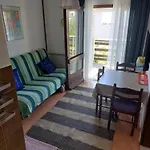 Apartamento With Parking Space - 22633 Makarska