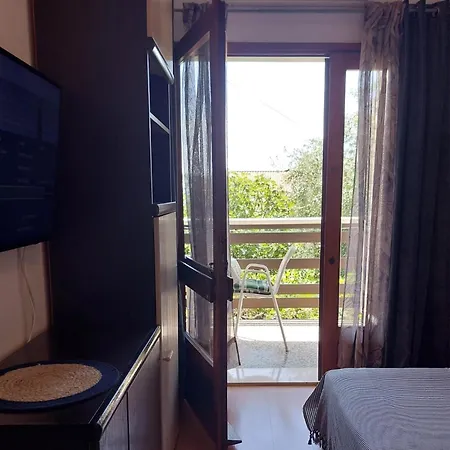 Apartman With Parking Space - 22633 Makarska