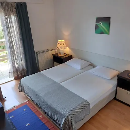 Apartamento With Parking Space - 22633 Makarska