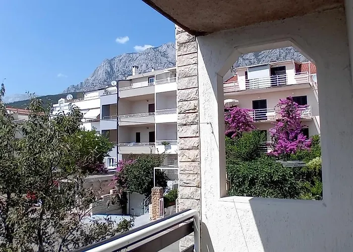 With Parking Space - 22633 Makarska