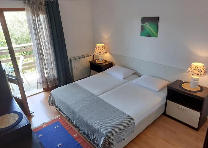 Apartment With Parking Space - 22633 Makarska